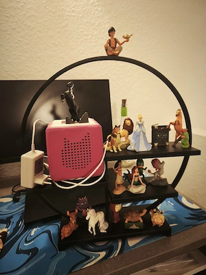 Tonibox mit 17 Toniefiguren 