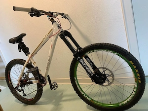 Spank Puff MTB   Marzocchi Bomber, Shimano SLX Deore, Renthal