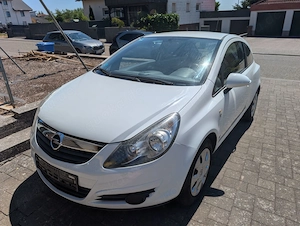 Verkaufe Opel Corsa Edition 111 Jahre, 1,2 l mit 4 Zylindern Fahrradträgersystem am Heck FlexFix
