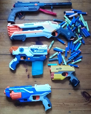 Konvolut Nerf & X-Shot Blaster mit viel Munition