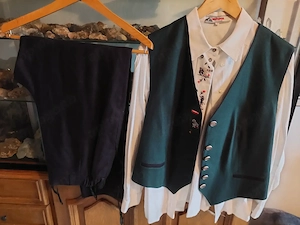 Trachten Landhausmode 3 tlg. Hose Weste Bluse Gr. 46