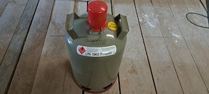 Graue Gasflaschen für Camping usw.