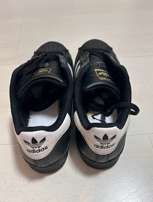 Adidas Superstar Sneaker Schwarz mit weißen Streifen 39