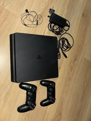 PS4 mit 2 controller 