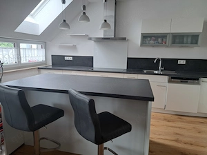 Moderne, hochwertige und sehr gepflegte Einbauküche von Reddy Bild 6
