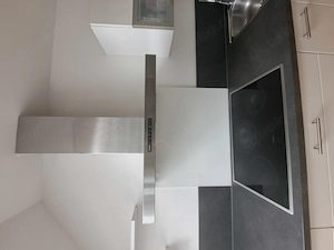 Moderne, hochwertige und sehr gepflegte Einbauküche von Reddy Bild 10