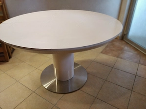 Tisch rund oder. oval
