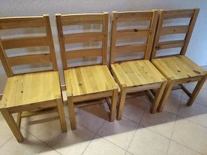 4 Massive Holzstühle 
