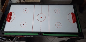 kicker  mit Spielen 