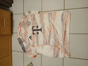 Zum Verkauf steht ein original trikot von fc bayern München an in Größe 2xl