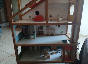 Puppenhaus mit Zubehör 