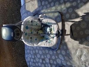 Babyschaukel mit Wolkenmuster 