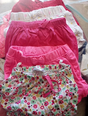 Mädchen Kleidung zu verkaufen 1