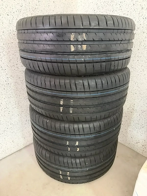 4 x MICHELIN Pilot Sport 4S 255 40ZR21 + NEU 