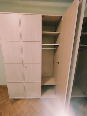Kleiderschrank in einem sehr guten Zustand (kaum benutzt) Bild 5