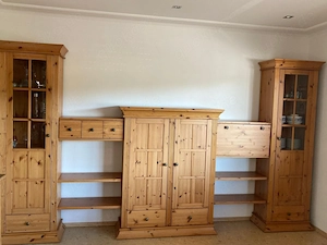 Große klassische Wohnwand aus hellem Holz    3,62 m breit