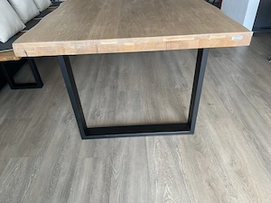 Esszimmertisch Wildeiche massiv