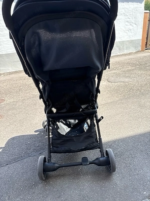 Ich verkaufe einen Maxi Cosi Kinderwagen mit Zubehör in sehr gutem Zustand
