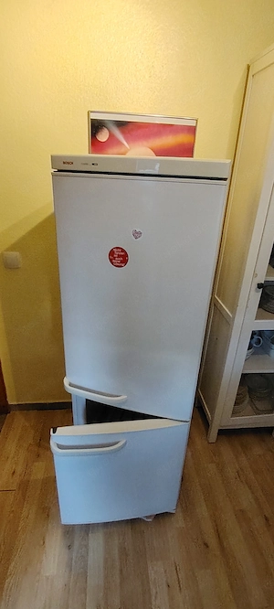 Kühlschrank zu verschenken! Bild 2