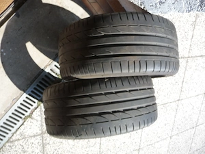 2 Sommerreifen Bridgestone Potenza 255-40-18 Y95, seltene RSC Notlaufeigenschaft, Dot 2018, ca 7mm
