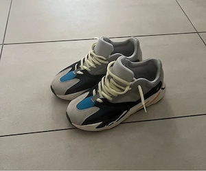 yezzy v700 