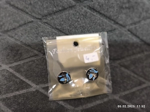 Schmuck, Anhänger und Postkarten 