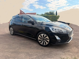 sehr gepflegter Ford Focus 1,0 EcoBoost, LM mit Allwetterreifen, EZ 2019, 84800 km, 125 PS
