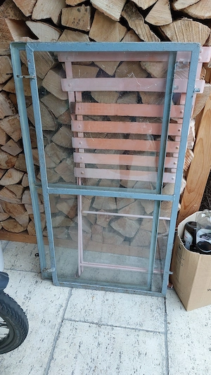 Kellerfensterflügel mit guter Glaserarbei