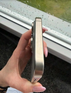 Ich verkaufe mein iPhone 15 Pro Max 