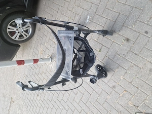 rollator leicht zu heben  ganz neu