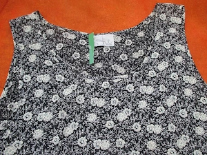 NEU m. Etikett Petit Mille fleurs Blumen Blüten Ärmelloses Tank Blusen Top She 40-44  M-L blau creme