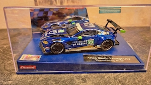 Carrera Digital 132 - 30995 Aston Martin Vantage GT3 "Heart of Racing, No. 23"