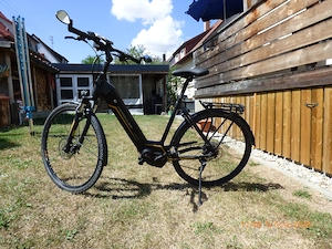 Gepflegtes E- Bike 28 Zoll  Unisex  mit tiefem Einstieg zu verkaufen.
