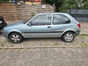 Ford Fiesta MK4 fahrbereit, Bastlerfahrzeug, TÜV abgelaufen. Bild 2