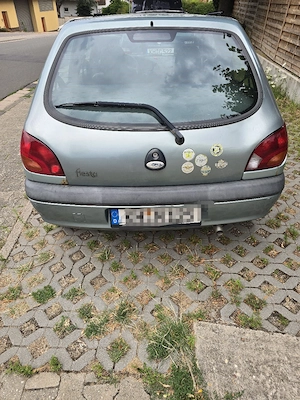 Ford Fiesta MK4 fahrbereit, Bastlerfahrzeug, TÜV abgelaufen. Bild 4