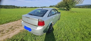 Opel Vectra  dringend wegen Platzmangel zu verkaufen  super Zustand für sein Alter  Bild 3