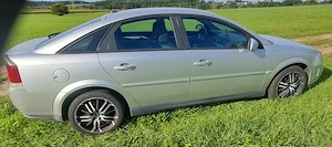 Opel Vectra  dringend wegen Platzmangel zu verkaufen  super Zustand für sein Alter  Bild 2