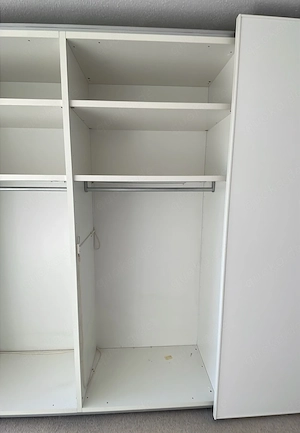 Kleiderschrank weiß Lack mit vier Schiebetüren, sehr guter Zustand Bild 5