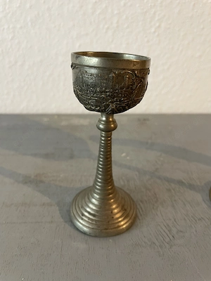 Kleiner Zinn(?)Kelch mit Nürnberg Motiv 11cm hoch 4cm Durchmesser