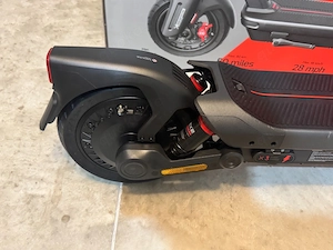 Segway Ninebot Max G3 E-Scooter   28 mph Geschwindigkeit, 50 Meilen Reichweite.