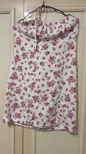  Süßes Sommerkleid mit Blumenmuster (Gr. L)