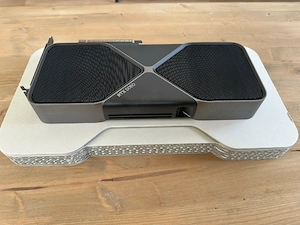 NVIDIA GeForce RTX 5080 Founders Edition 16GB