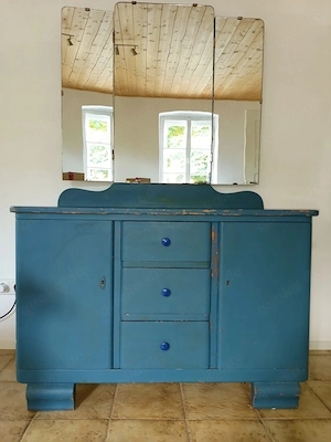 Spiegelschrank mit klappbarem 3 geteiltem Spiegel 