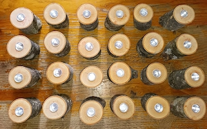 24  Kerzenständer Holz mit Rinde naturbelassen 1 x benutzt