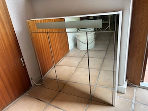 Spiegelschrank