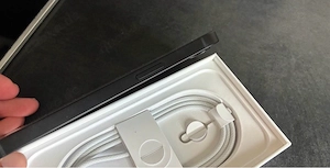 Apple iPhone 16e   128 GB   Schwarz
