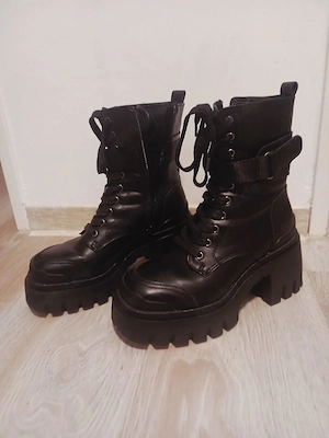 Catwalk Schnürboots Gr. 36 Plateau Stiefel schwarz