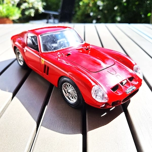 1:18  Ferrari GTO  von Burago