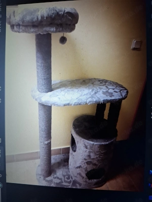 Schöner Katzenkratzbaum