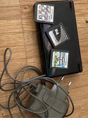 Nintendo Ds Lite 2 spiele 1 stick 